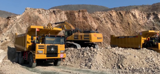 SY870H+SW955K+SY870H聯(lián)袂登場(chǎng)，見證采礦項(xiàng)目開工儀式暨礦石加工新篇章